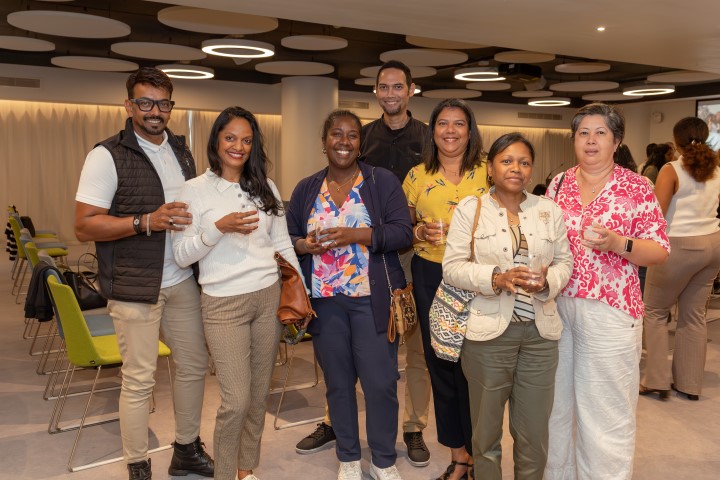 Représentants de différents départements de l'entreprise à la convention 2025