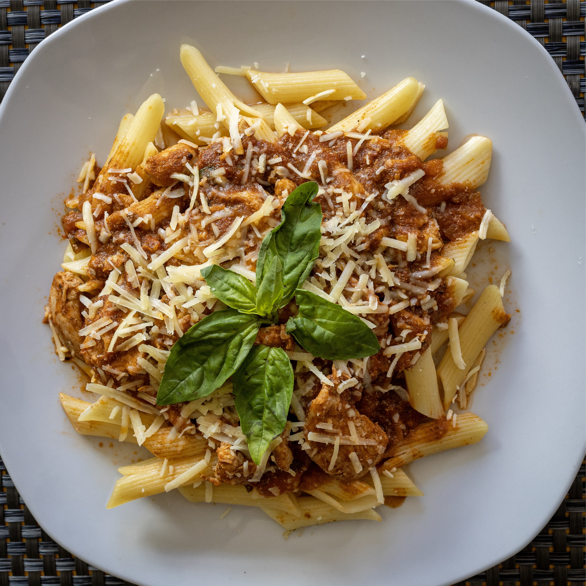 bien_manger_penne_poulet_tomate_basilic